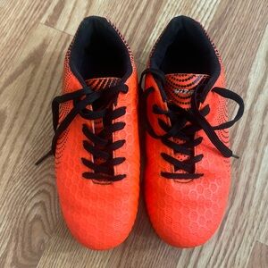 Vizari Boys' Cleats Size 2Y